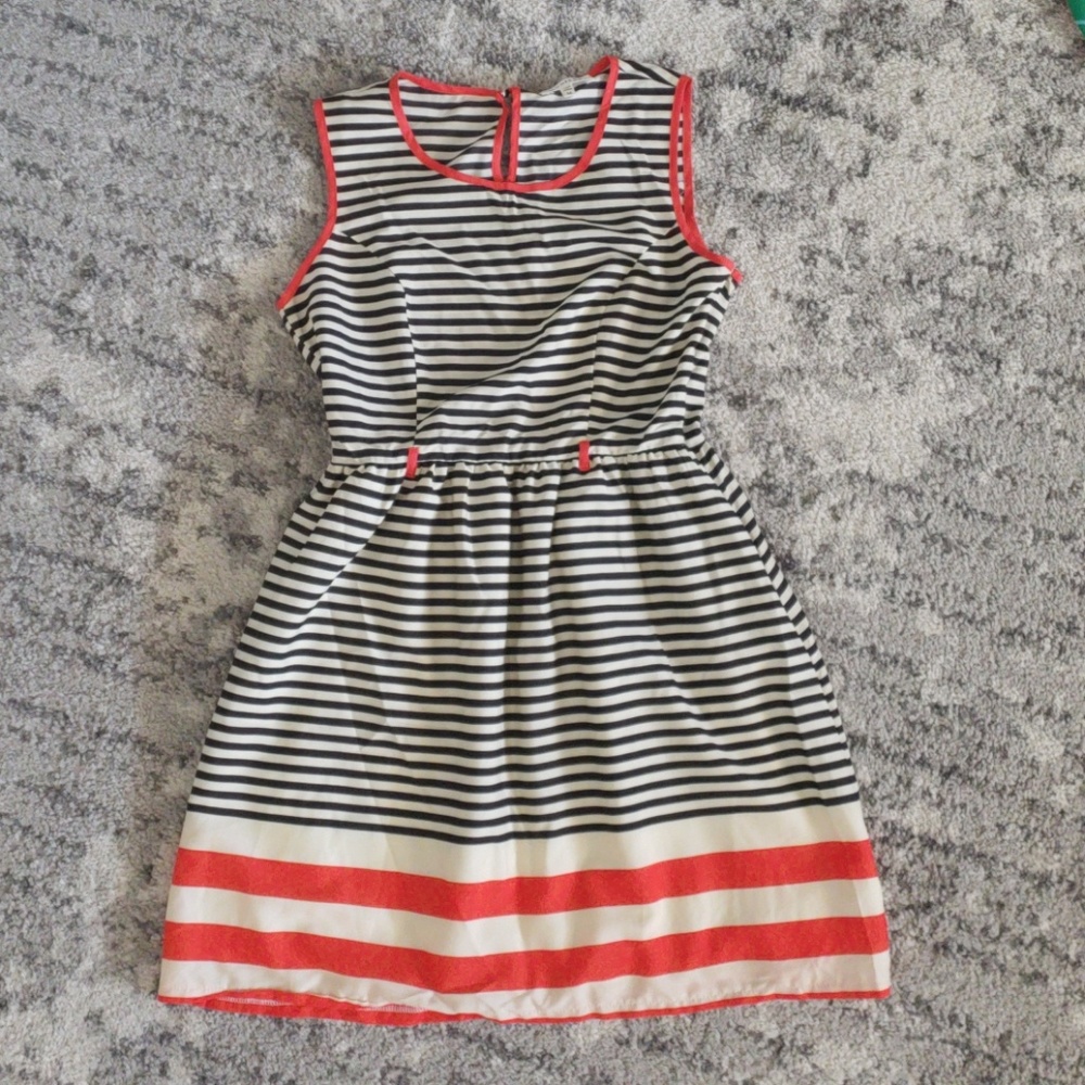 Sleeveless striped dress